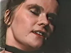 منشی خدمتکار نیست