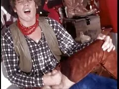 گفتگوی خروس بزرگ گاوچران سوراخ الاغ دختر مو (camaster) را پر می کند.