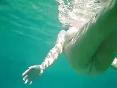 پر از برهنه برهنه milf زیر آب با ریم الود مودار