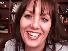 مادر آمریکایی واقعی آماتور در مقابل کامپیوتر