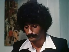 خوش شانس دریافت همه طعنه و مشروب الکلی