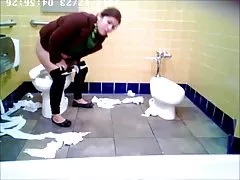 طرف راه چمباتمه زدن