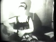 نقش سبزه سکسی در لباس زیر زنانه با dildo در بیدمشک تنگ