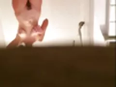 حرکت آهسته همسر بوش مودار شدن از دوش