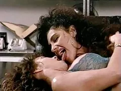 دفتر پرشور سه نفری شروع با بازی لزبین