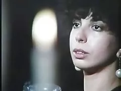 Brunettes: مقابل کوتاه مو فرفری