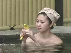 ژاپن چشمه آبگرم طبیعی بوش.